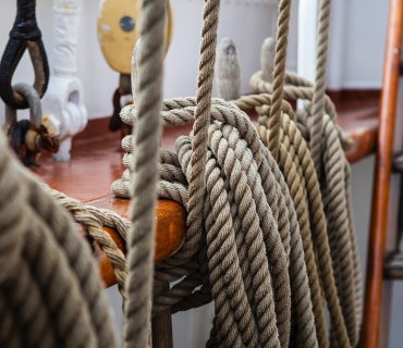 Z vetrom v laseh: Zakaj je tečaj jadranja več kot le športna avantura